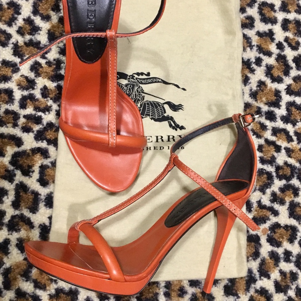 Burberry Women's Orange Sandals - Picture 2 of 4